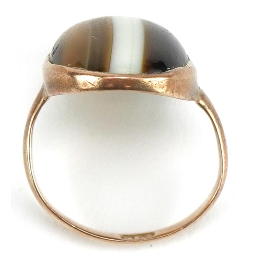 3410 - Antique 9ct gold cabochon Scottish agate ring, size C, 1.9g