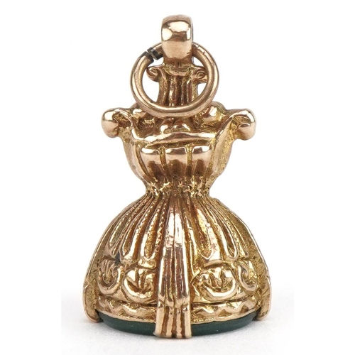 3678 - Victorian style 9ct gold green glass fob, 2.1cm high, 4.3g