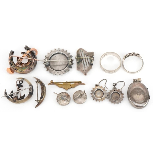 3619 - Antique and later jewellery including Victorian aesthetic brooch and earrings, paste set brooches an... 