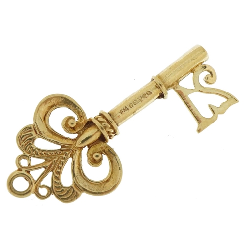 3470 - 9ct gold number 21 key charm, 3.1cm high, 1.9g