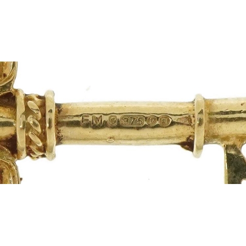 3470 - 9ct gold number 21 key charm, 3.1cm high, 1.9g