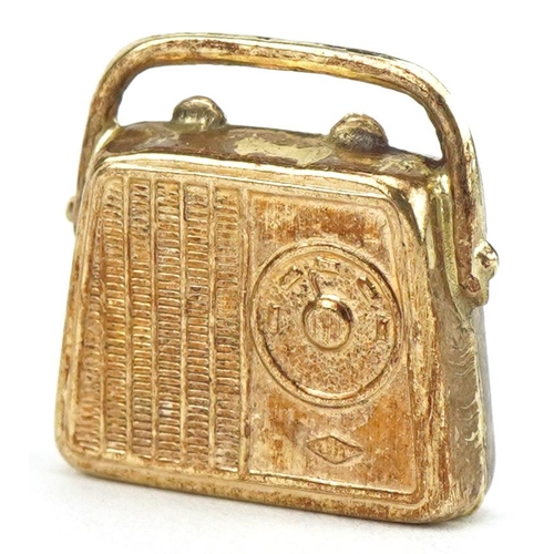 3523 - 9ct gold vintage radio charm, 1.5cm high, 1.3g