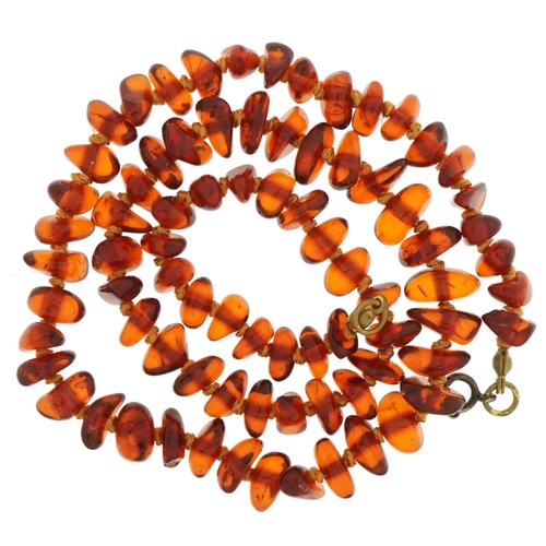 3550 - Natural amber coloured segment necklace, 44cm in length, 14.0g