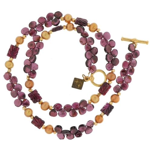 3656 - The Lady Jane garnet and freshwater pearl necklace by The Museum Selection with box, 45cm in length,... 