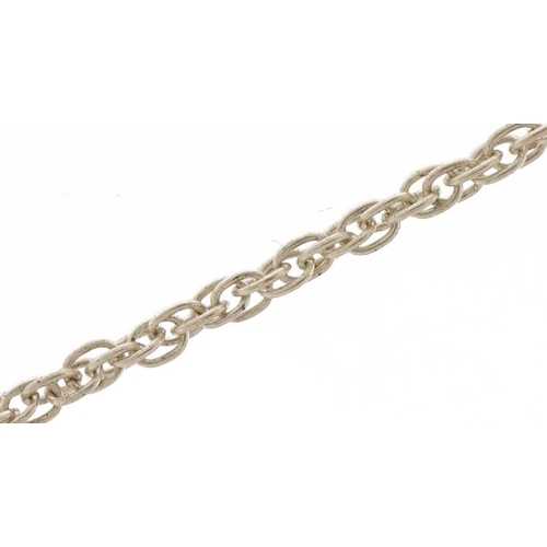 2680 - Silver twisted O link bracelet, 18cm in length, 1.0g