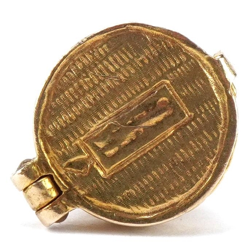 2108 - 9ct gold opening lighthouse charm, 2.4cm high, 4.3g