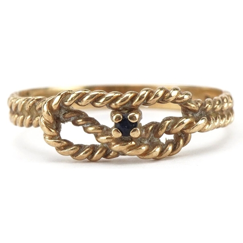 2572 - 9ct gold sapphire solitaire knotted rope ring, size P, 1.8g