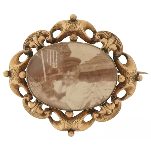 2753 - Large Victorian unmarked gold pierced brooch, tests as 9ct gold, 6cm wide, 16.2g