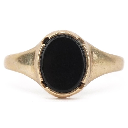 2611 - 9ct gold black onyx signet ring, size S, 1.8g