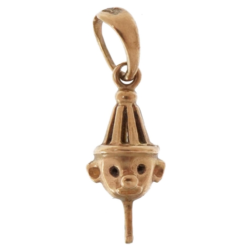 2662 - 9ct gold clown head charm, 1.5cm high, 0.5g