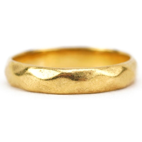 2637 - 22ct gold wedding band, size K, 3.1g