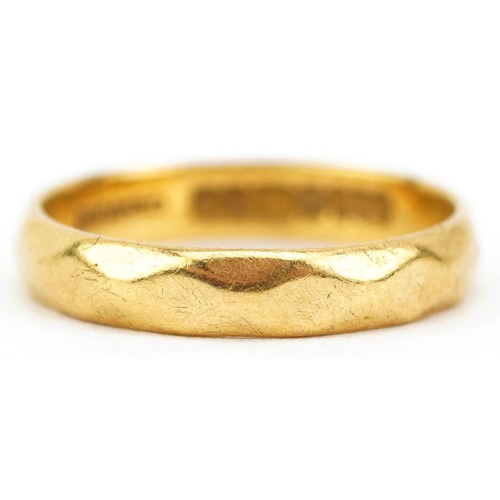 2637 - 22ct gold wedding band, size K, 3.1g