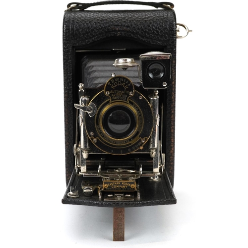 1173 - Vintage Kodak camera with case