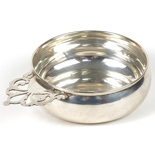 100 - Lunt, sterling silver porringer numbered 589, 16cm in length, 104.0g