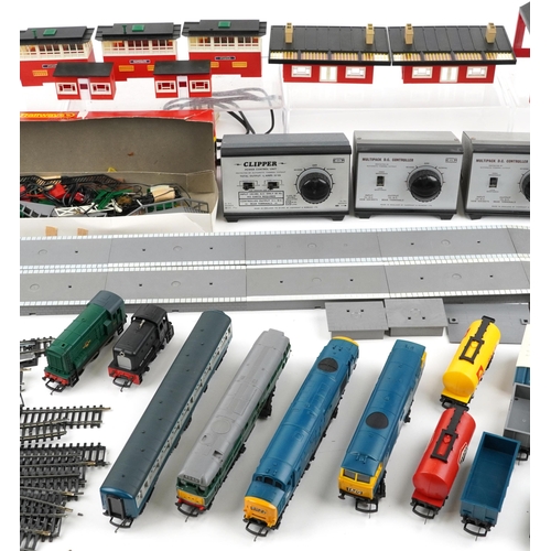 1379 - Hornby OO gauge model railway including locomotives and accessories