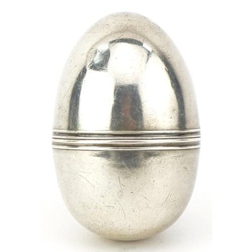 195 - George III silver nutmeg grater in the form of an egg, SM maker's mark, London 1792, 4cm high, 15.3g