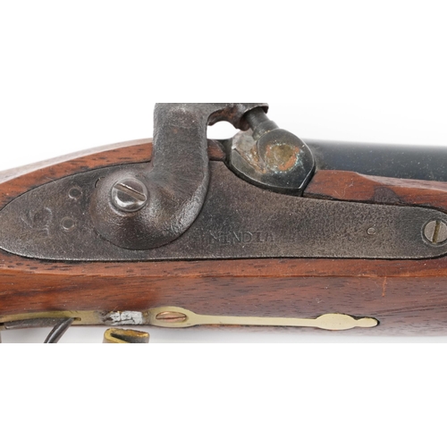 485 - Percussion cap rifle with ramrod, 149.5cm in length