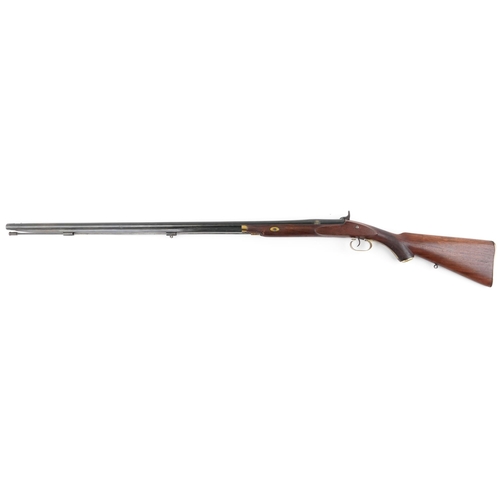 485 - Percussion cap rifle with ramrod, 149.5cm in length