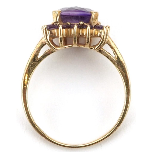 2589 - 9ct gold amethyst cluster ring, size N, 3.0g