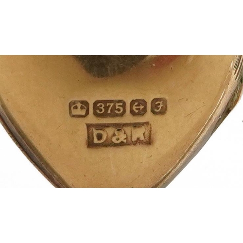 2682 - 9ct gold engraved love heart locket, 1.5cm high, 1.4g