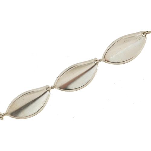 2822 - Aksel Rasmussen Kert, mid century sterling silver  bracelet, 20cm in length, 24.6g