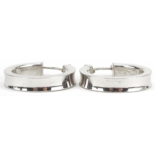 2192 - Pair of 9ct white gold hoop earrings, 2cm in diameter, 2.6g