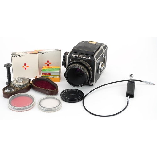 1325 - Bronica Zenza EC camera with accessories, the camera numbered CB323184 and CM551290