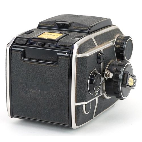 1325 - Bronica Zenza EC camera with accessories, the camera numbered CB323184 and CM551290