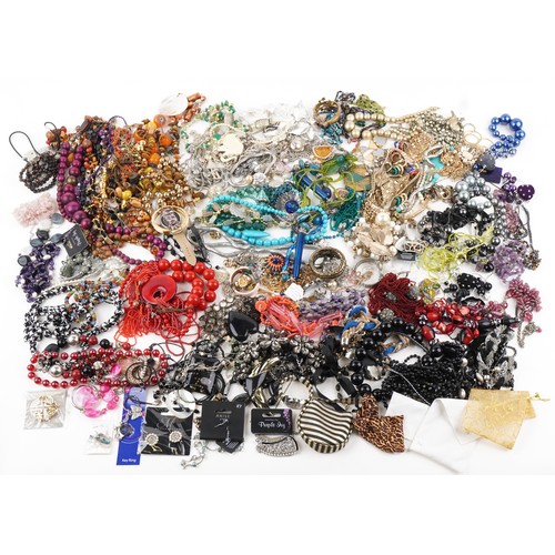 2835 - Extensive collection of vintage and later jewellery, predominantly necklaces and pendants including ... 