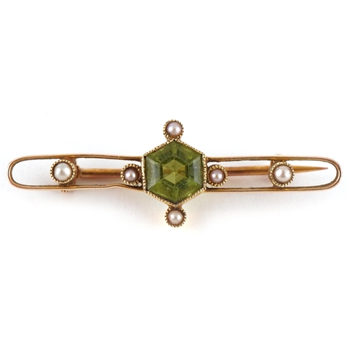 2123 - Edwardian 15ct gold peridot and seed pearl bar brooch, 3.5cm wide, 2.4g