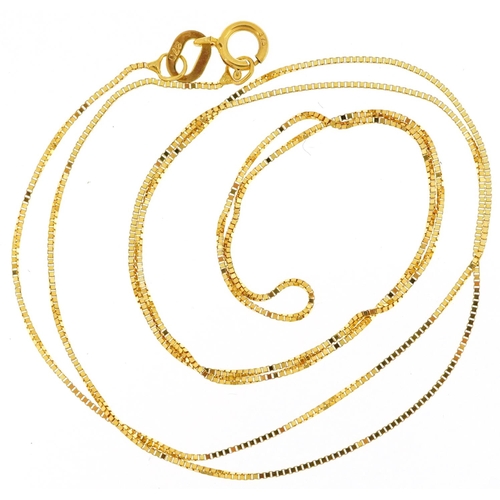 2580 - 9ct gold fine box link necklace, 44cm in length, 0.9g