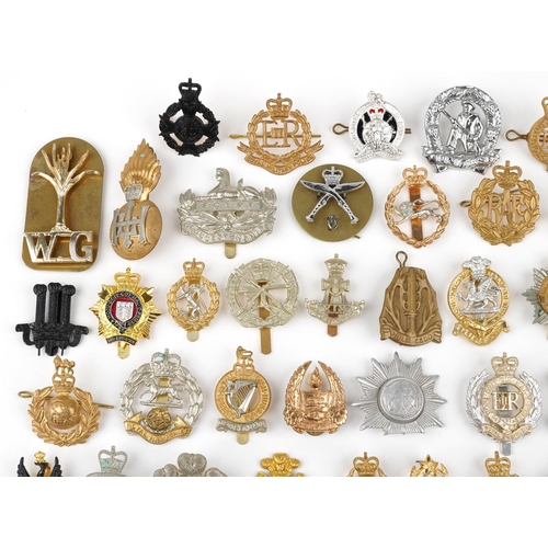 633 - Collection of military interest cap badges, some Staybrite including RAF, Gurkha Transport Regiment ... 