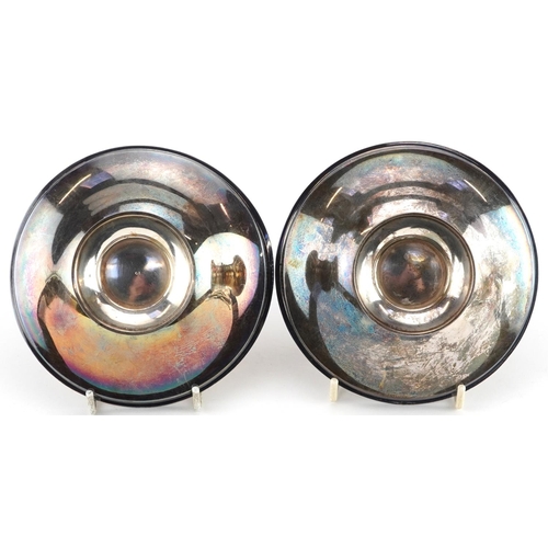 175 - Elkington & Co, pair of George V circular silver bonbon dishes with pierced rims, Birmingham 1922, 1... 