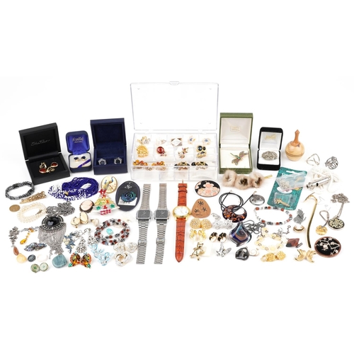 2777 - Vintage and later costume jewellery and wristwatches including clip on earrings, brooches, necklaces... 