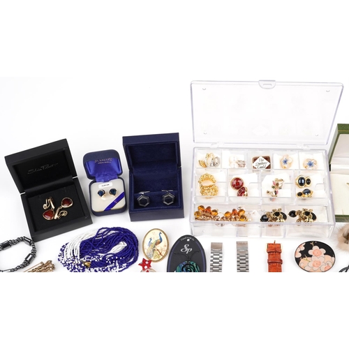 2777 - Vintage and later costume jewellery and wristwatches including clip on earrings, brooches, necklaces... 