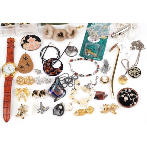 2777 - Vintage and later costume jewellery and wristwatches including clip on earrings, brooches, necklaces... 