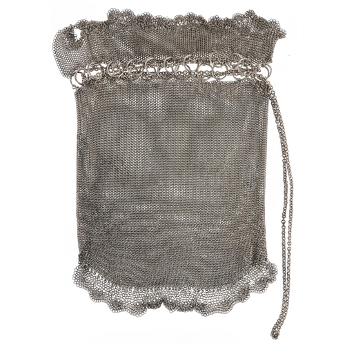 393 - Victorian unmarked silver chainmail purse, 16cm in length, 129.5g