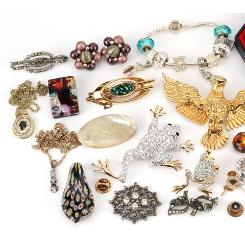 2764 - Vintage and later costume jewellery including jewelled animal brooches, Art Deco style brooch and Mu... 