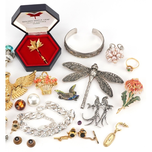 2764 - Vintage and later costume jewellery including jewelled animal brooches, Art Deco style brooch and Mu... 