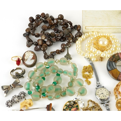 2768 - Antique and later jewellery including cameo shell maiden head brooches, Scottish silver agate brooch... 