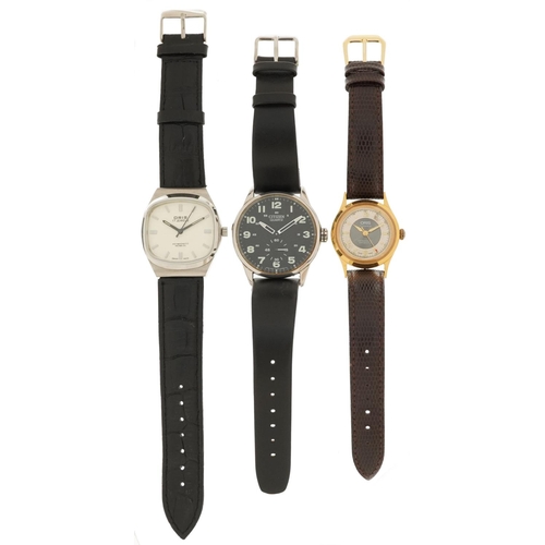 2721 - Three gentlemen's wristwatches comprising two manual wind Oris watches and Citizen, the largest 39mm... 