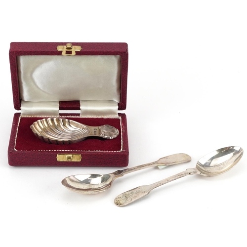 326 - Three silver spoons including a silver shell shaped caddy spoon by Francis Howard with fitted case, ... 