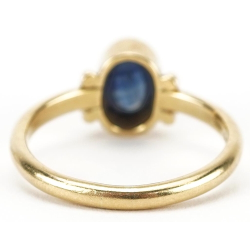 2104 - Jon & Valerie Hill, 18ct gold cabochon sapphire ring with box, the sapphire approximately 7.50mm x 5... 