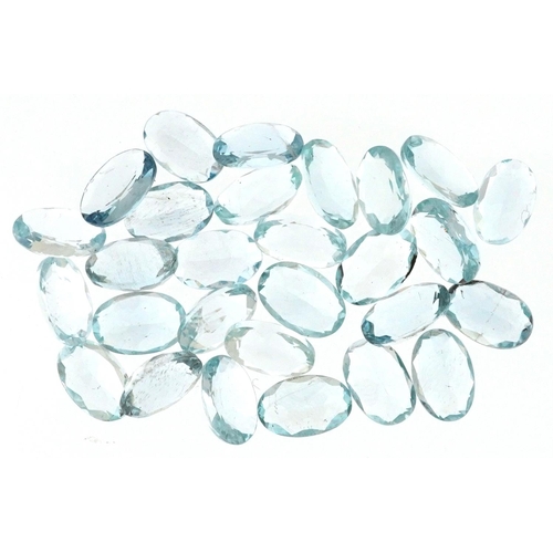 2097 - Twenty eight loose oval aquamarine stones, approximately 10.8 carat in total