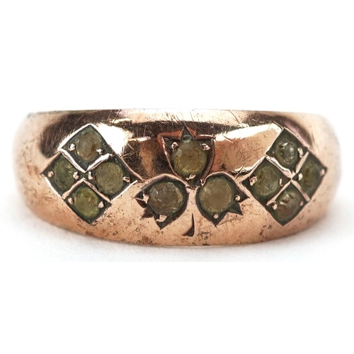 2531 - Edwardian 9ct rose gold green stone floral ring, Chester 1907, 2.0g