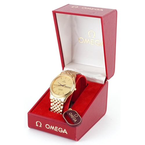 2512 - Omega, gentlemen's Omega Seamaster gold plated quartz wristwatch with day/date aperture, box and pap... 