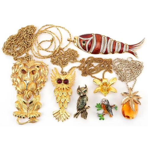 2735 - Vintage costume jewellery including gold plated animal brooches, Diorlan enamel articulated fish pen... 