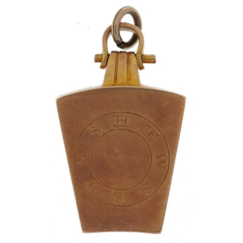 2250 - 9ct gold masonic charm in the form of a keystone, 2.7cm high, 3.9g