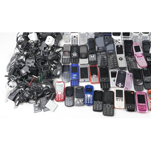 1495 - Vintage and later mobile phones and accessories including Nokia, Samsung, Philips, LG and Sony