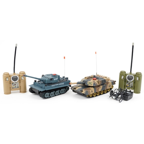 1594 - HQ Huanqi 1:24 scale remote controlled battle tanks with box